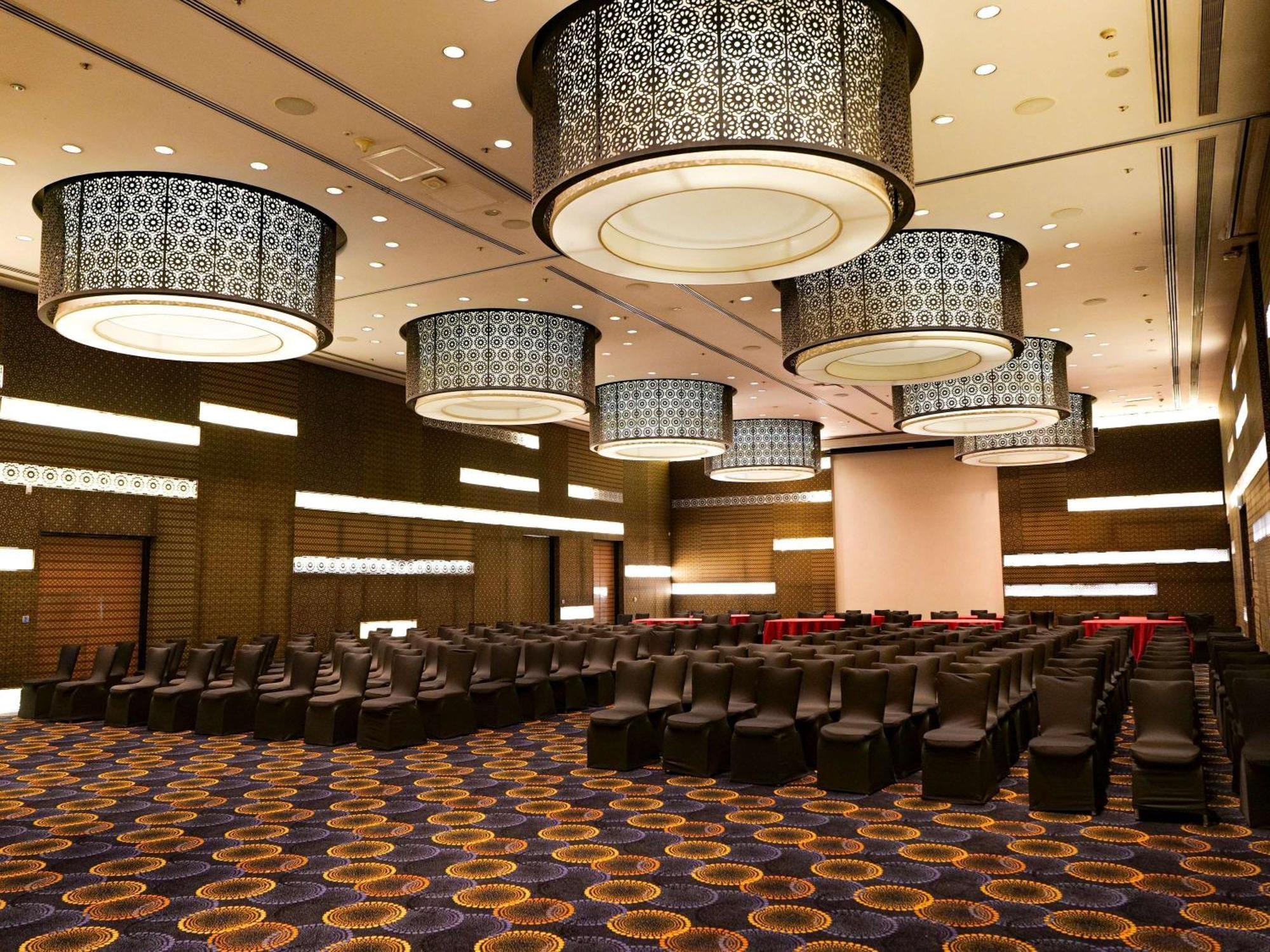 Hotel Novotel Viman Nagar Road 5*